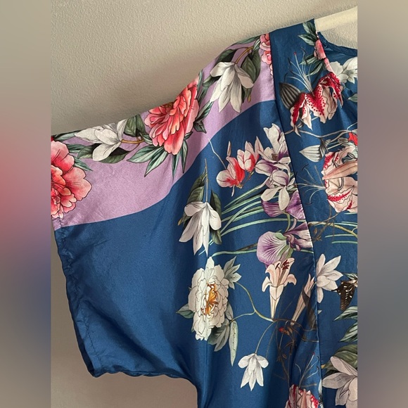 Johnny Was Samira Challis Silk Top Poncho - Picture 6 of 8